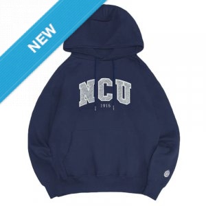 【限量現貨,售完預購】NCU立體毛巾繡落肩帽T_經典藍