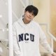 【限量現貨，售完預購】NCU立體毛巾繡落肩帽T_麻花白